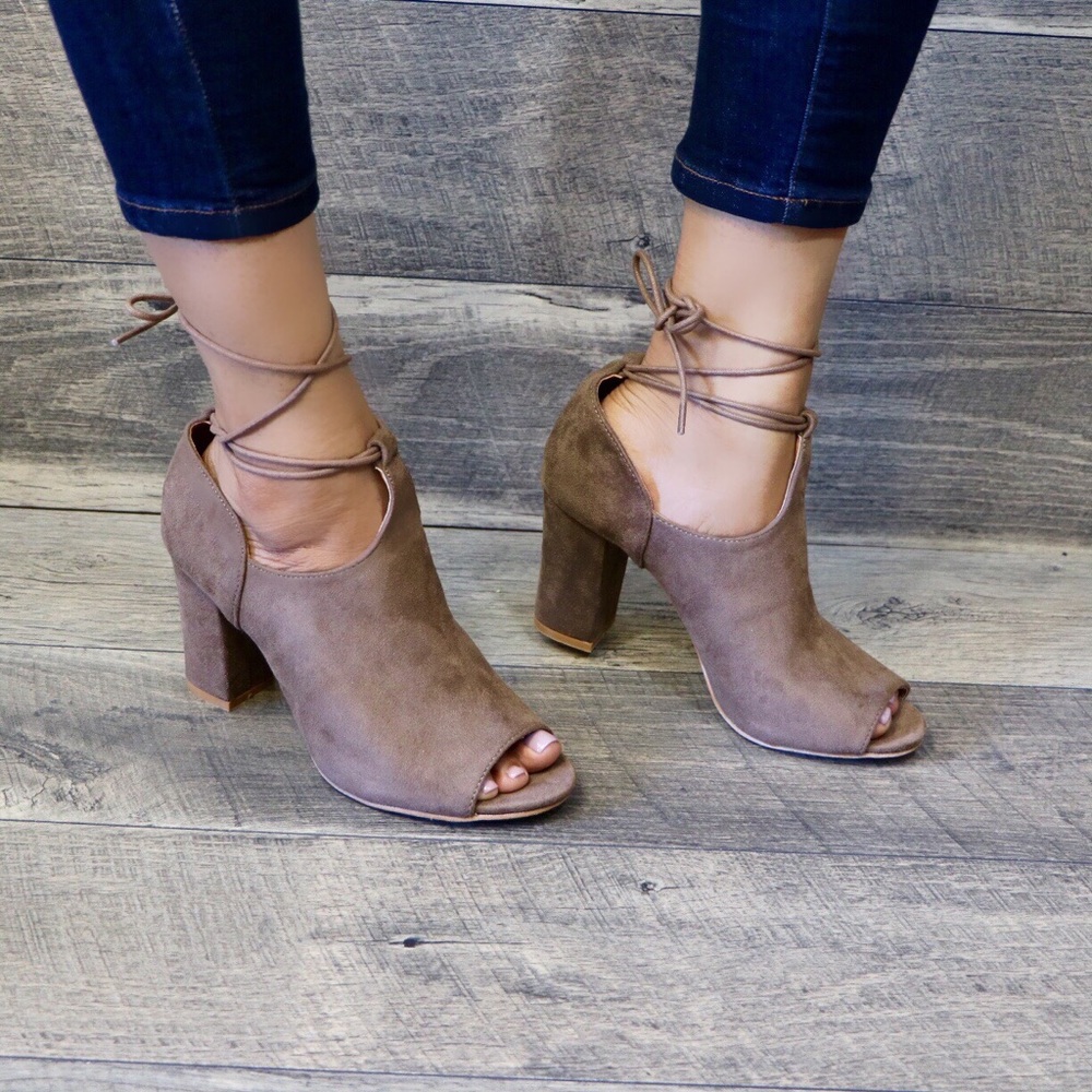 LAST 1🎀Vegan suede peep toe lace up low cut heels - Picture 3 of 5